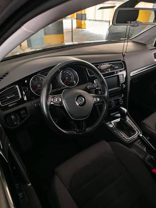 VOLKSWAGEN GOLF 1.4 TSI HIGHLINE 16V GASOLINA 4P AUTOMÁTICO VOLKSWAGEN GOLF 1.4 TSI HIGHLINE 16V GASOLINA 4P AUTOMÁTICO
